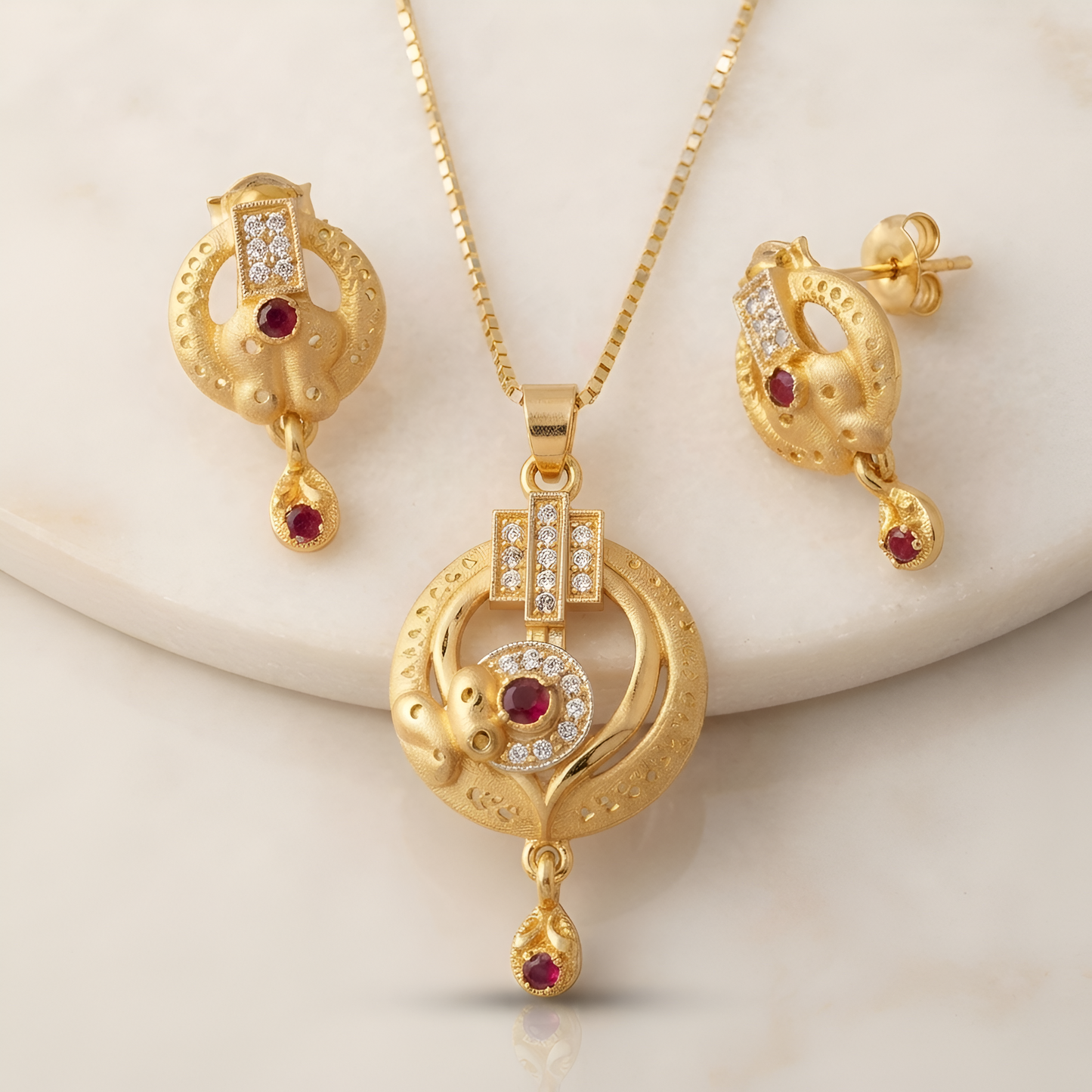 Elegant Circular Design Gold Chain Pendant Set with Matching Earrings for Women